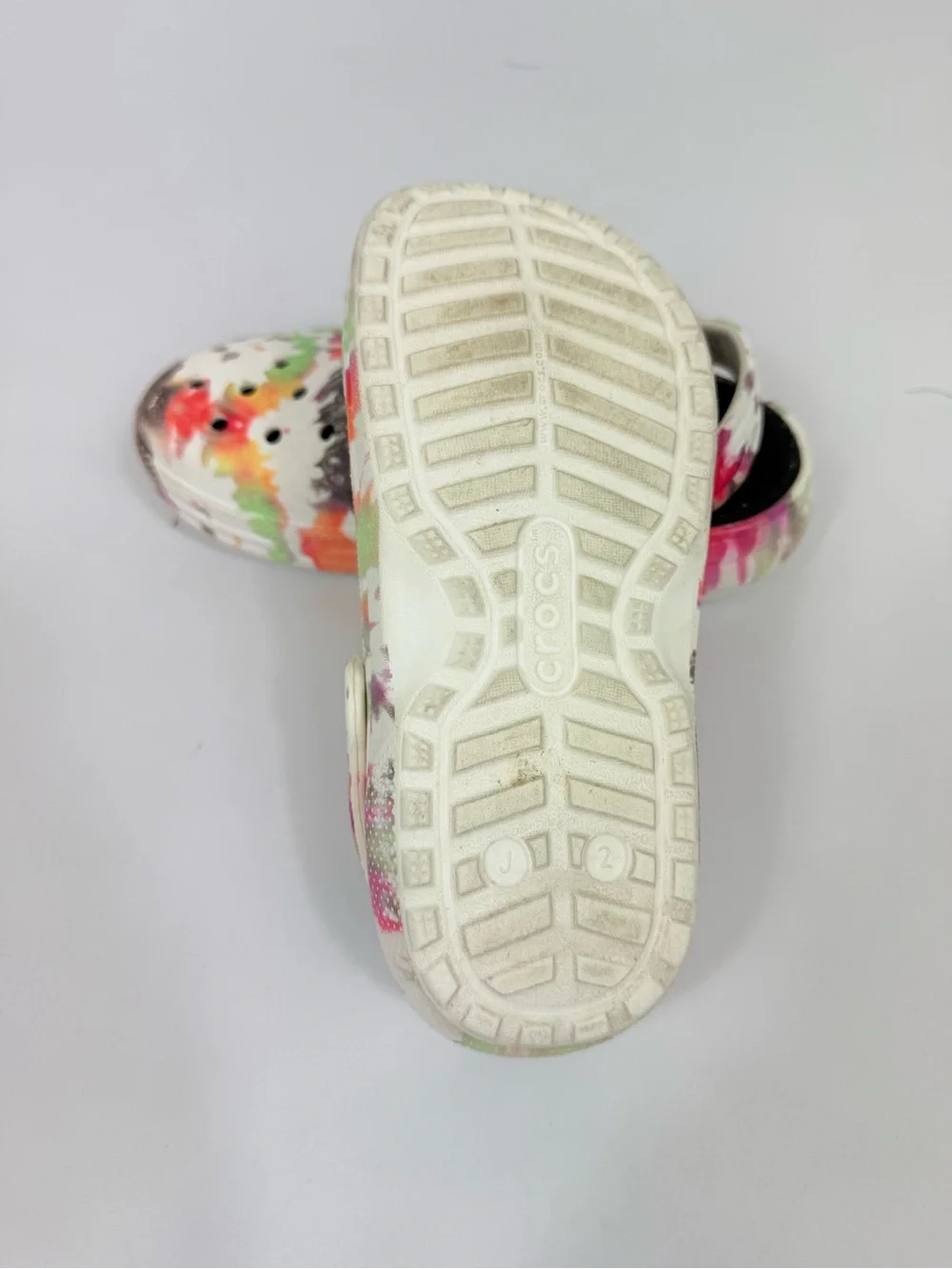 CROCS Kids Tie-Dye Classic Faux Fur Lined Clog Shoes multicolor 2